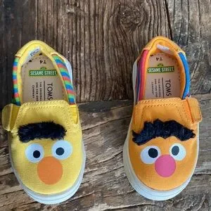 Sesame Street X TOMS Bert and Ernie Face Tiny TOMS Luca Slip Ons